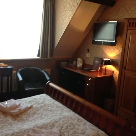 Village Hotel 3*